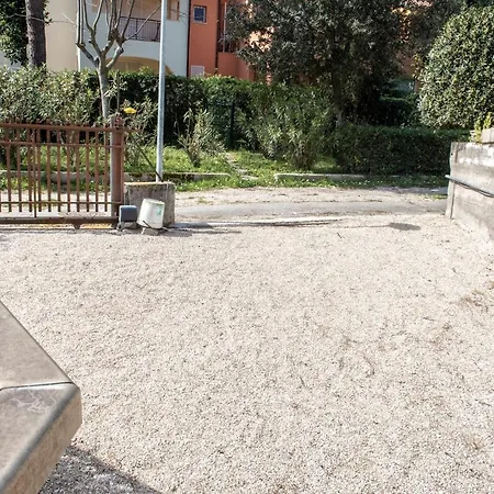 N175 - Numana, Bilocale Con Portico